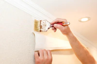 Pose de papier peint à Serez — revêtements muraux et toiles de verre
